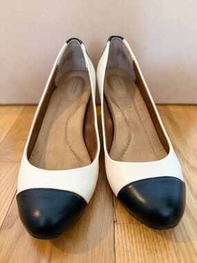 Giani Bernini Two-Tone Heels (memory foam) in White and Black